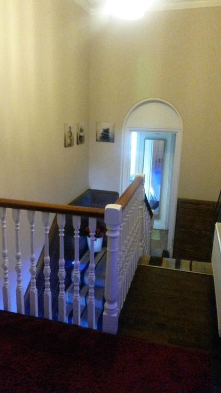 The Crystal Lodge Hotel Croydon Bagian luar foto