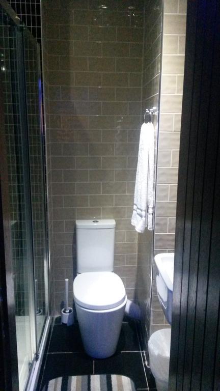 The Crystal Lodge Hotel Croydon Bagian luar foto
