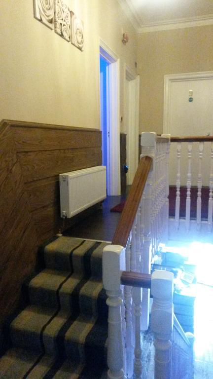 The Crystal Lodge Hotel Croydon Bagian luar foto