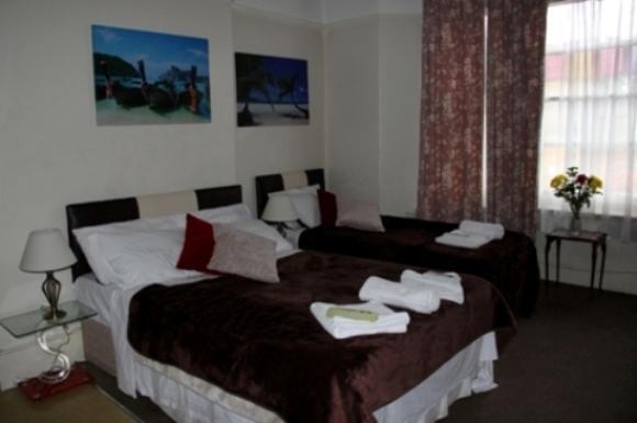The Crystal Lodge Hotel Croydon Bagian luar foto