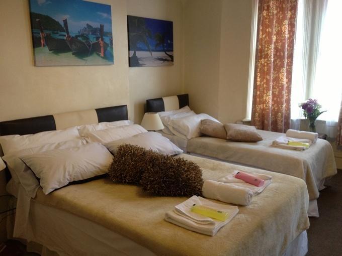 The Crystal Lodge Hotel Croydon Bagian luar foto