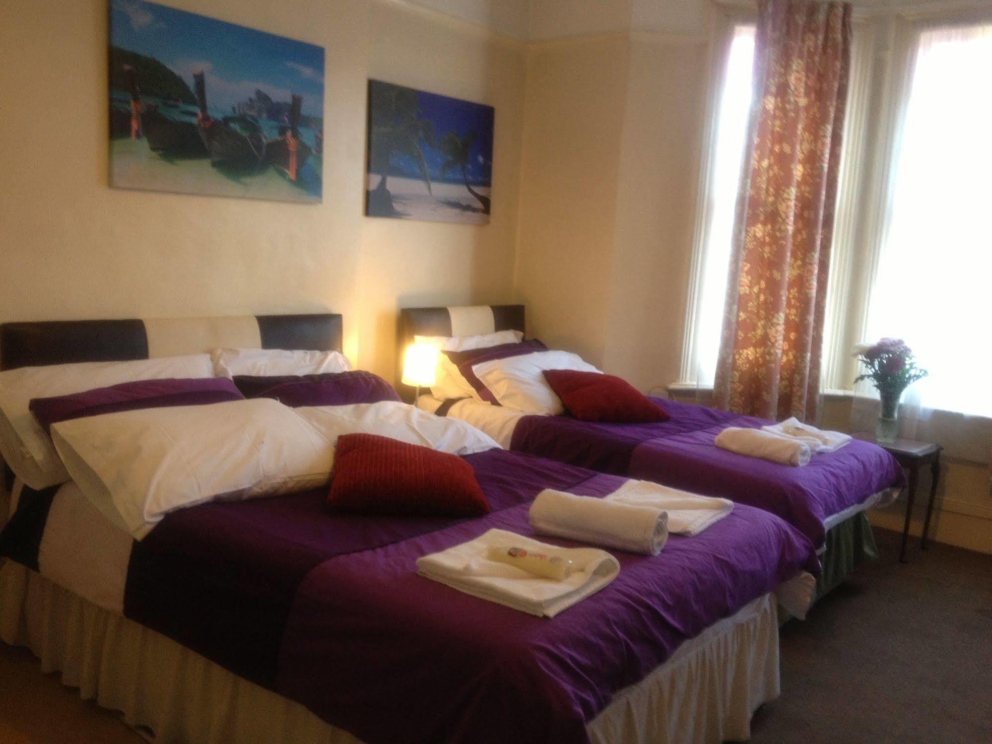 The Crystal Lodge Hotel Croydon Bagian luar foto